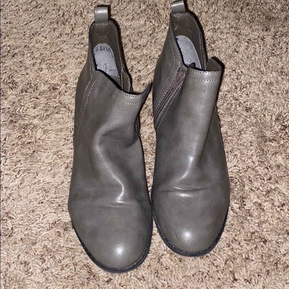 Grey short booties